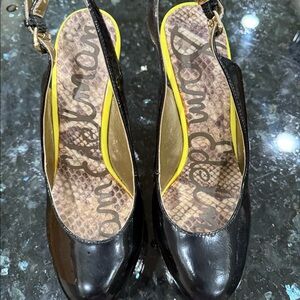 Cute parent leather upper black wedges. Great condition slightly worn